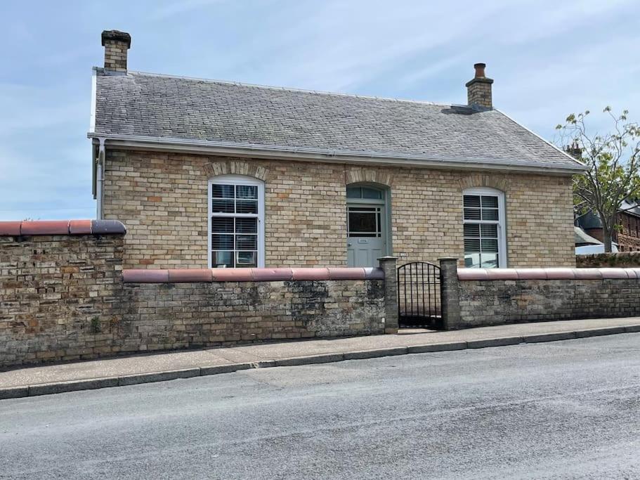 Traditional In West Kilbride Village Holiday home *