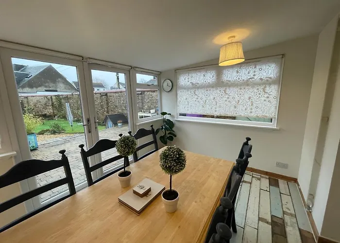 Traditional Cottage In West Kilbride Village