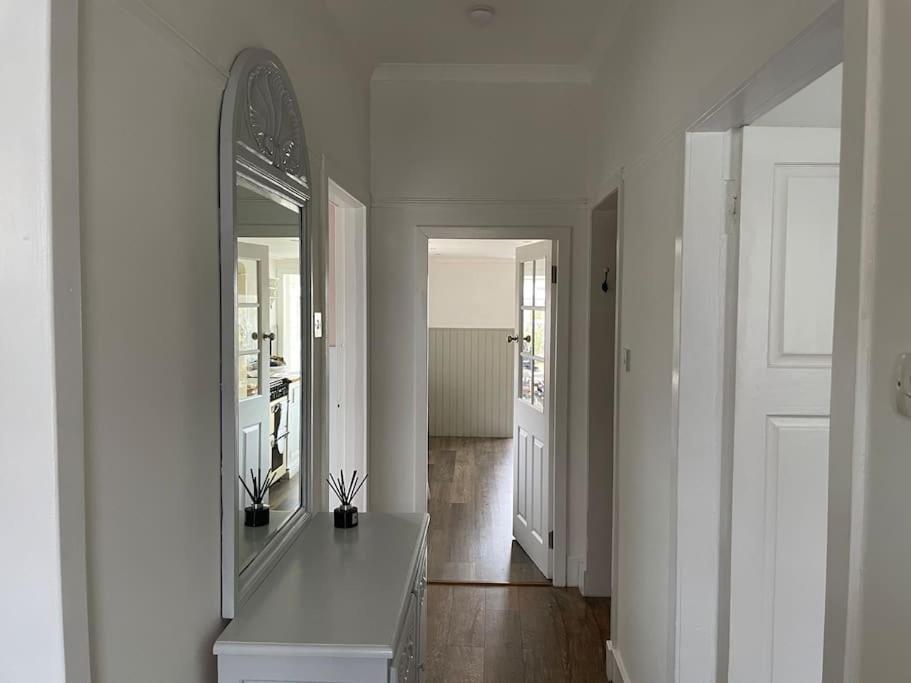 Holiday home Traditional In West Kilbride Village Seamill